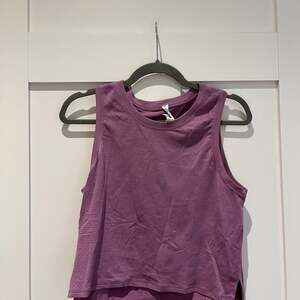 Lululemon Train to Be Tank Top in Wisteria Purple Size 6